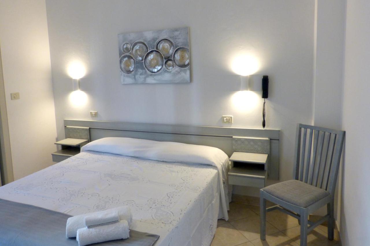 קאטוליקה Hotel D'Annunzio מראה חיצוני תמונה