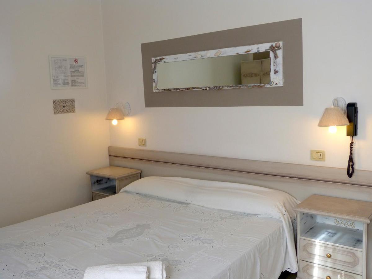 קאטוליקה Hotel D'Annunzio חדר תמונה