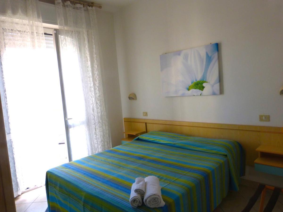 קאטוליקה Hotel D'Annunzio מראה חיצוני תמונה