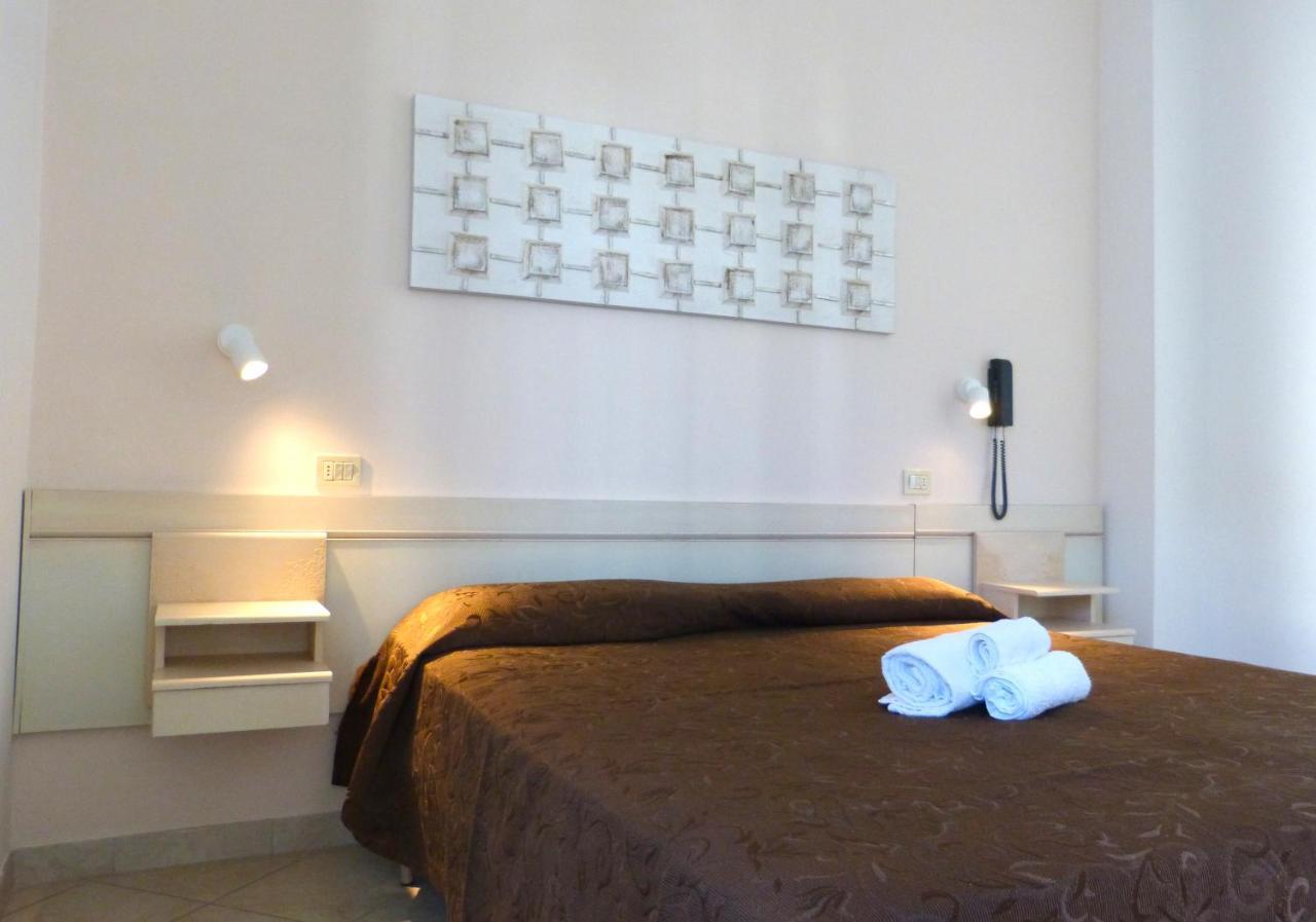 קאטוליקה Hotel D'Annunzio מראה חיצוני תמונה