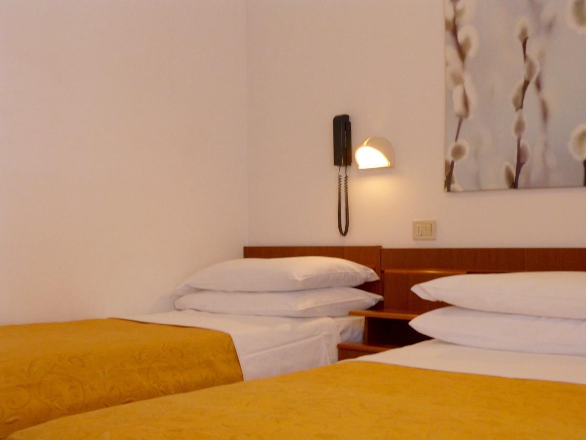 קאטוליקה Hotel D'Annunzio מראה חיצוני תמונה