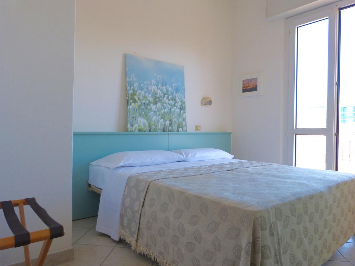 קאטוליקה Hotel D'Annunzio מראה חיצוני תמונה