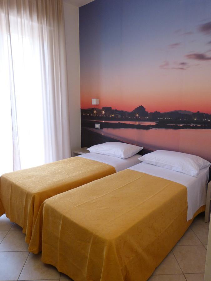 קאטוליקה Hotel D'Annunzio מראה חיצוני תמונה