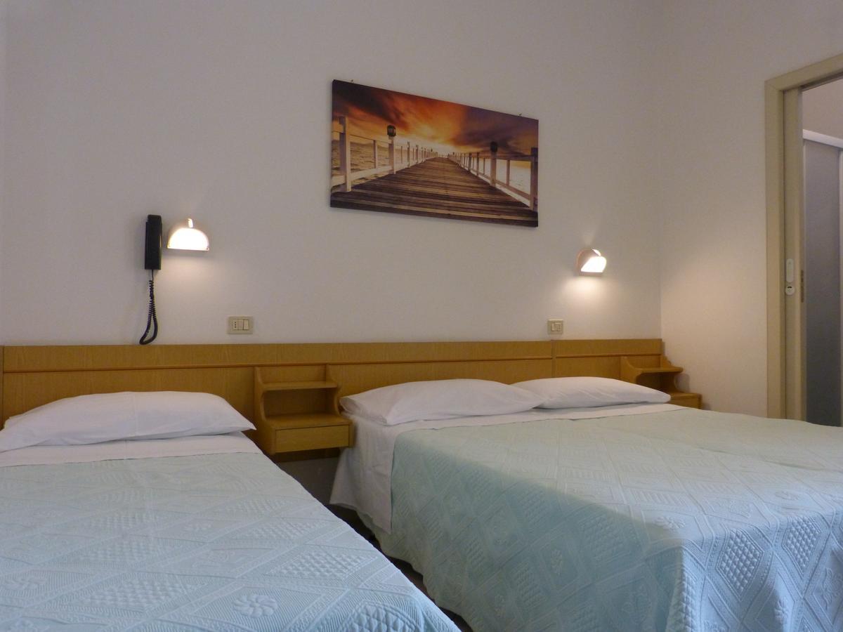 קאטוליקה Hotel D'Annunzio מראה חיצוני תמונה